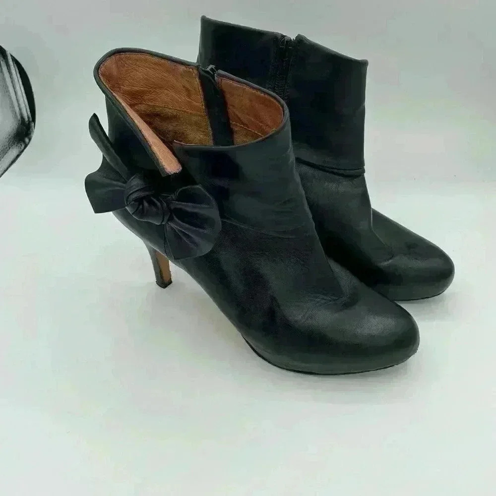 Corsica Como Black Heeled Boots Size 8 1/2